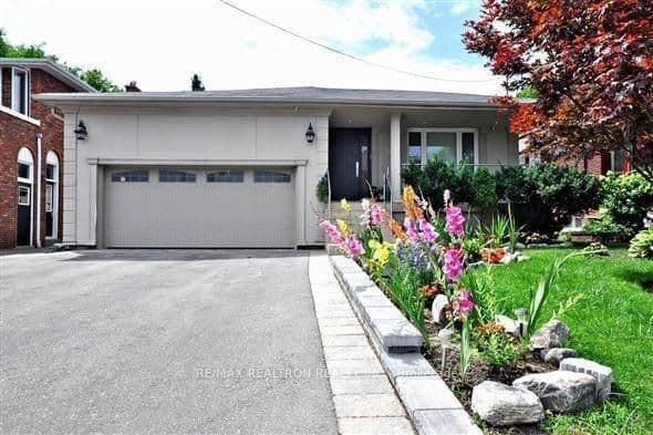 Detached at 57 Oxford Street Main & Lower, Richmond Hill, ON L4C 4L6