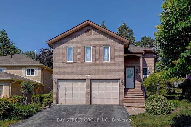 Detached at 107 Crawford Rose Drive, Aurora, ON L4G 4S1