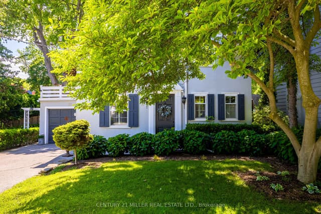Detached at 32 Park Avenue, Oakville, ON L6J 3X8