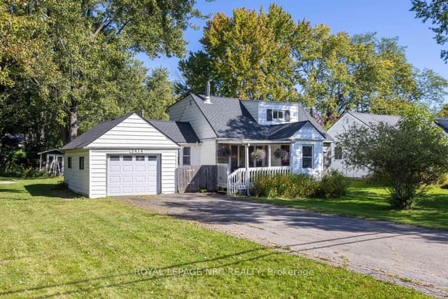 Detached at 2414 Port Robinson Road, Thorold, ON L3B 5N5