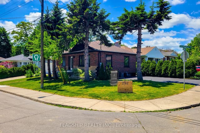 Detached at 292 Glenholme Avenue, Hamilton, ON L8K 3M3