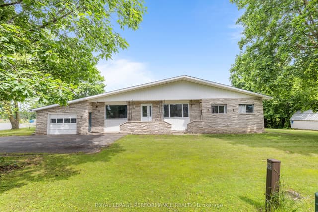 Detached at 438 Voyageur Place, Russell, ON K0A 1W0