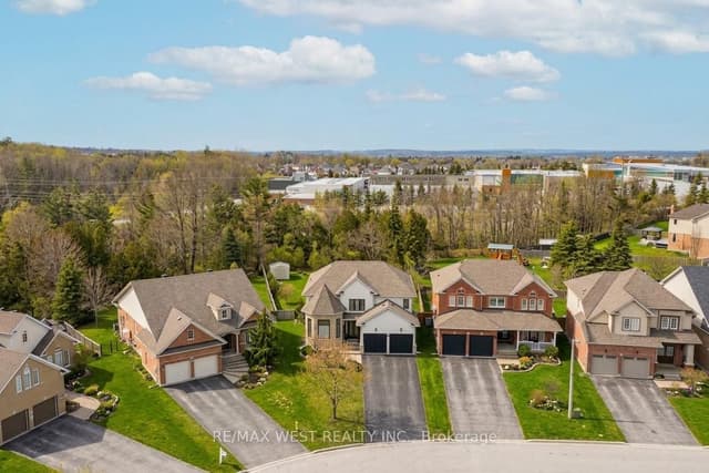 Detached at 90 Birkhall Place, Barrie, ON L4N 0K2