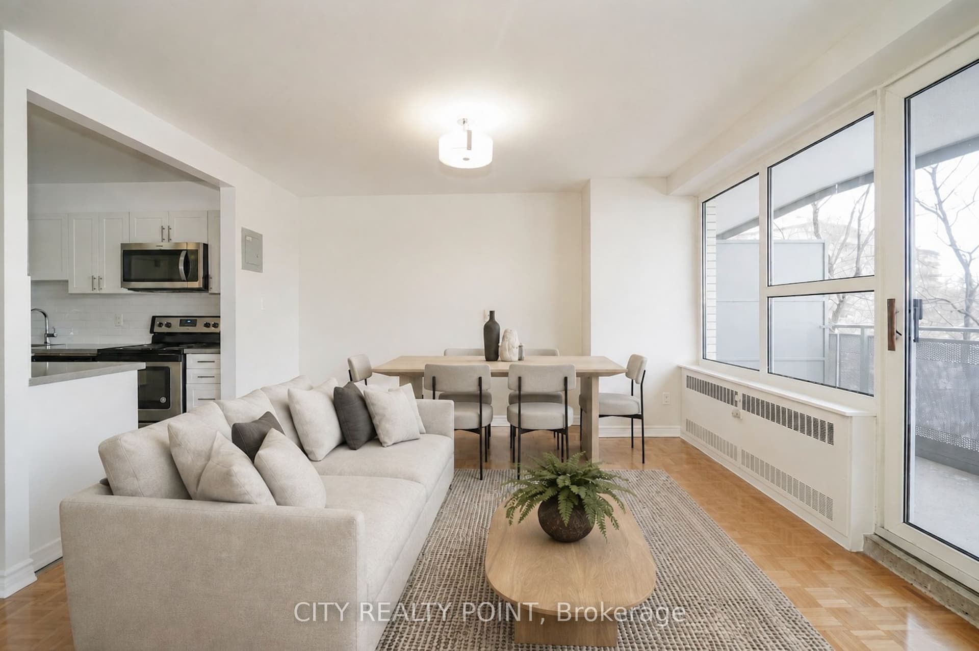 10 Shallmar Boulevard in M5N