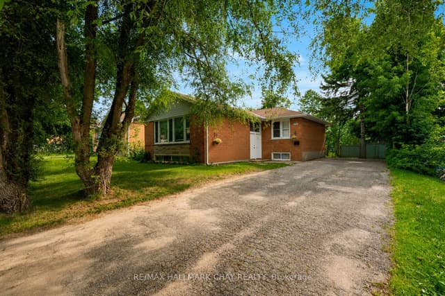 Duplex at 254 St Vincent Street, Barrie, ON L4M 3Z8