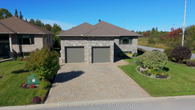 Detached at 5 Sugarbush Street, North Bay, ON P1C 0A4