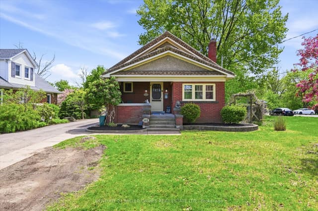 Detached at 392 Queenston Street, St. Catharines, ON L2P 2X9