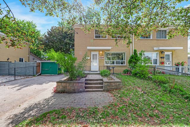 Semi-Detached at 234 Beechy Drive, Richmond Hill, ON L4C 2X7