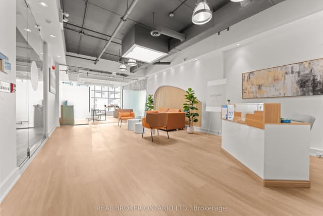 Office at 21 Camden Street 501, Toronto, ON M5V 1V2, Toronto C01