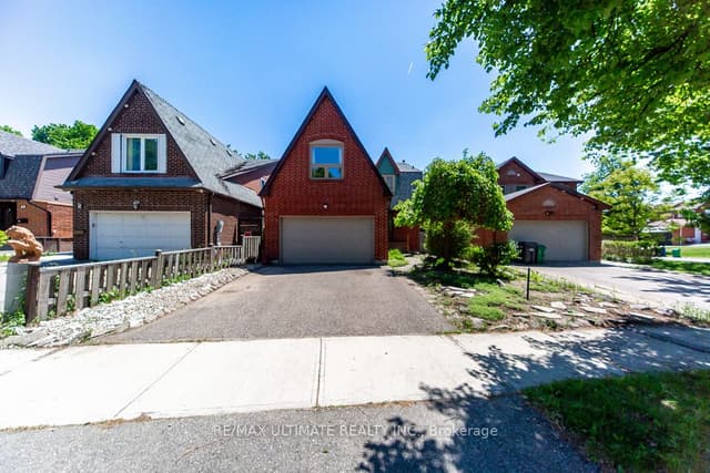 Detached at 3 Aron Drive, Brampton, ON L6Y 2S3