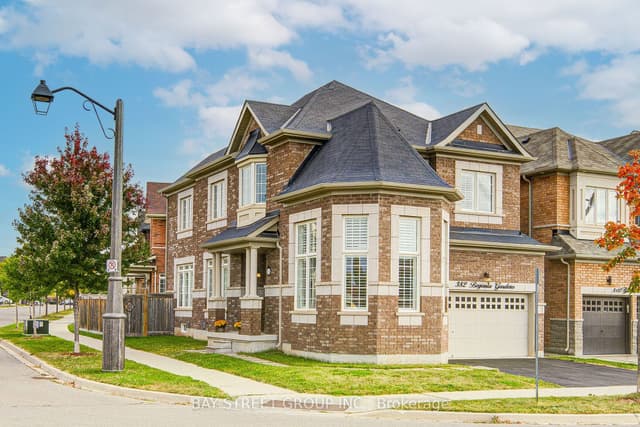 Detached at 382 Begonia Gardens, Oakville, ON L6M 1L7