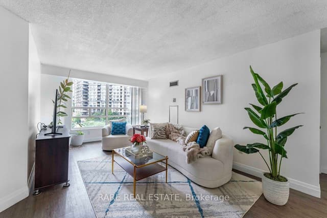 Condo Apartment at 250 Webb Drive 513, Mississauga, ON L5B 3Z4