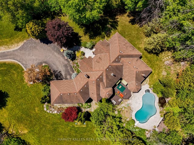 Detached at 20511 Main Street, Caledon, ON L7K 1R5