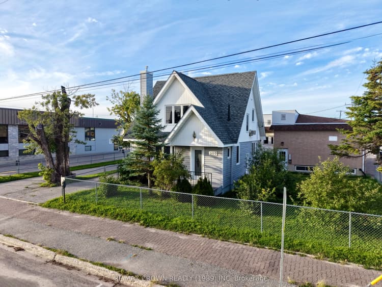 900 Prince Street