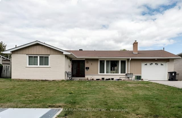 Detached at 40 Toynbee Trail, Toronto, ON M1E 1E9, Toronto E08