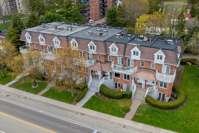 Att/Row/Townhouse at 1389 Lakeshore Road, Burlington, ON L7S 1B1