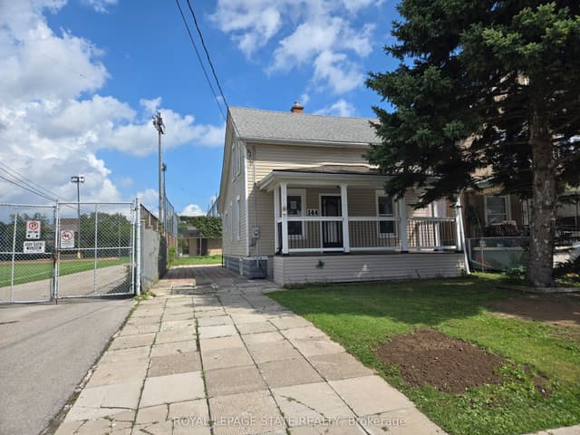 Detached at 144 Burgar Street, Welland, ON L3B 2S8