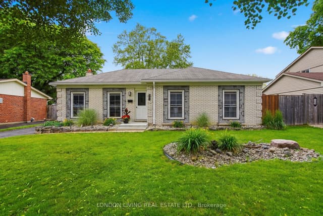 Detached at 1400 Stoneybrook Crescent, London North, ON N5X 1C1