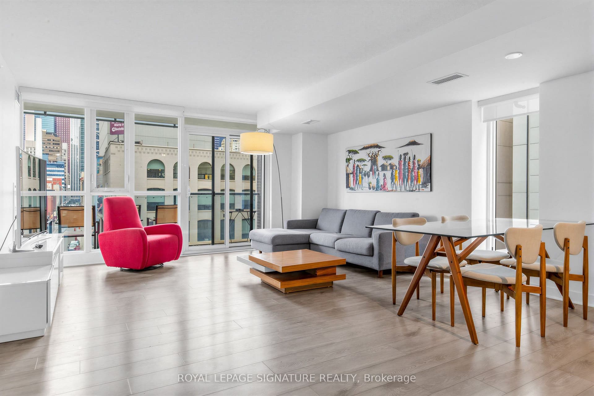Suite 414 · Floor 4, Unit 414 · 295 Adelaide St W