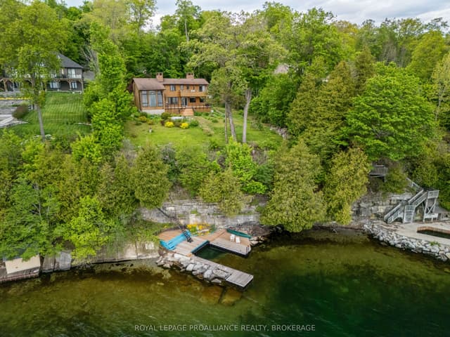 Detached at 20 Riverside Drive, Kingston, ON K7L 4V1
