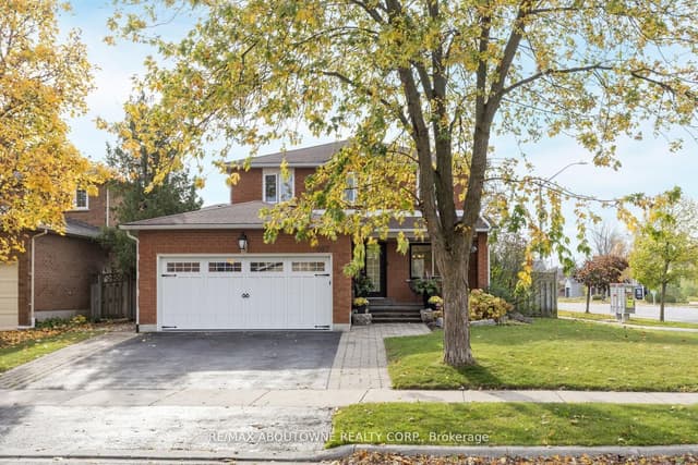 Detached at 467 Hedgerow Lane, Oakville, ON L6H 4V8