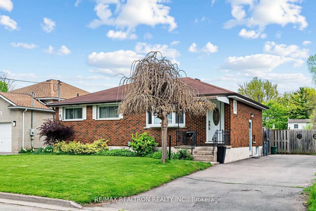 Detached at 42 Charles Street, Brantford, ON N3T 1B3