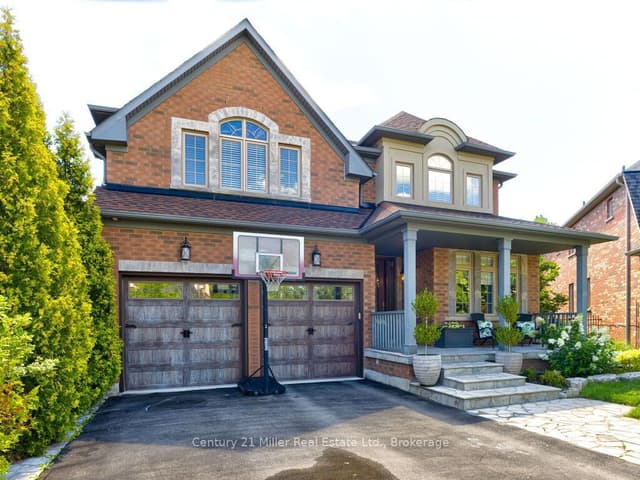 Detached at 2380 Gladacres Lane, Oakville, ON L6M 0G4