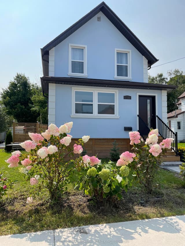 Detached at 97 Laclie Street, Orillia, ON L3V 4W9