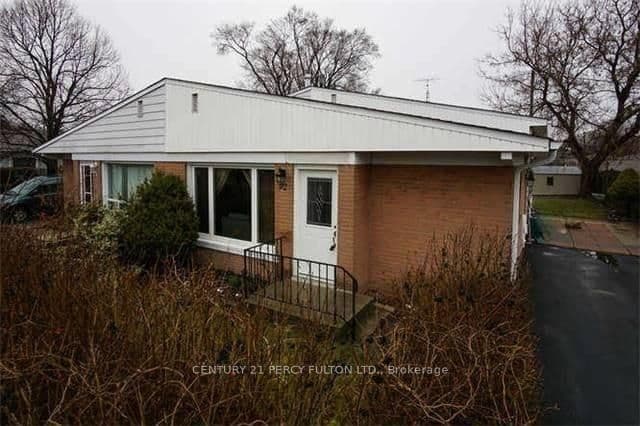 Semi-Detached at 92 Septonne Avenue Bsmnt, Newmarket, ON L3Y 2W3