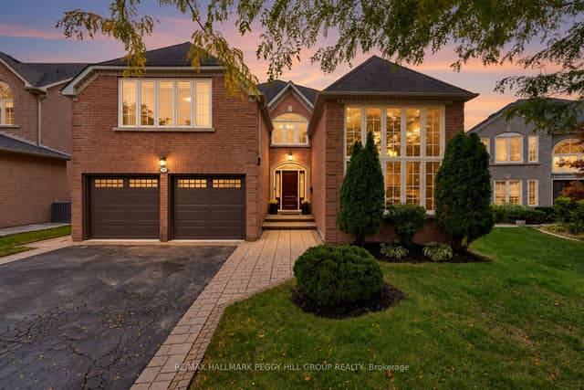 Detached at 590 Gagnon Place, Newmarket, ON L3X 1V8