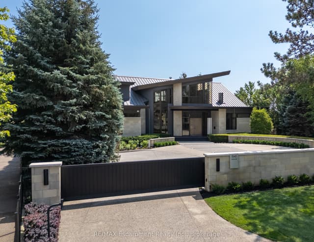 Detached at 1540 WATERSEDGE Road, Mississauga, ON L5J 1A4