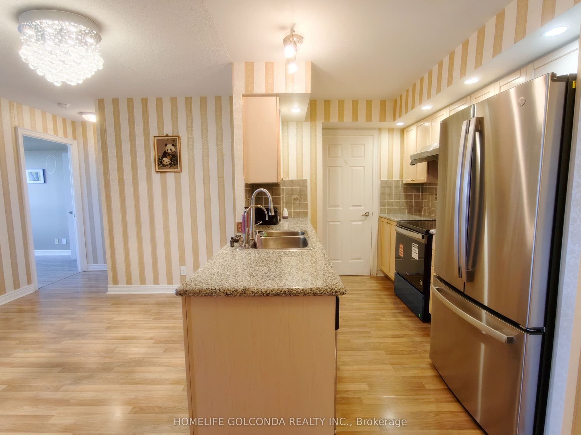 Suite 720 · Floor 7, Unit 720 · 33 Cox Blvd