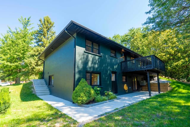 Detached at 986 Srigley Street Unit B, Newmarket, ON L3Y 1Y3