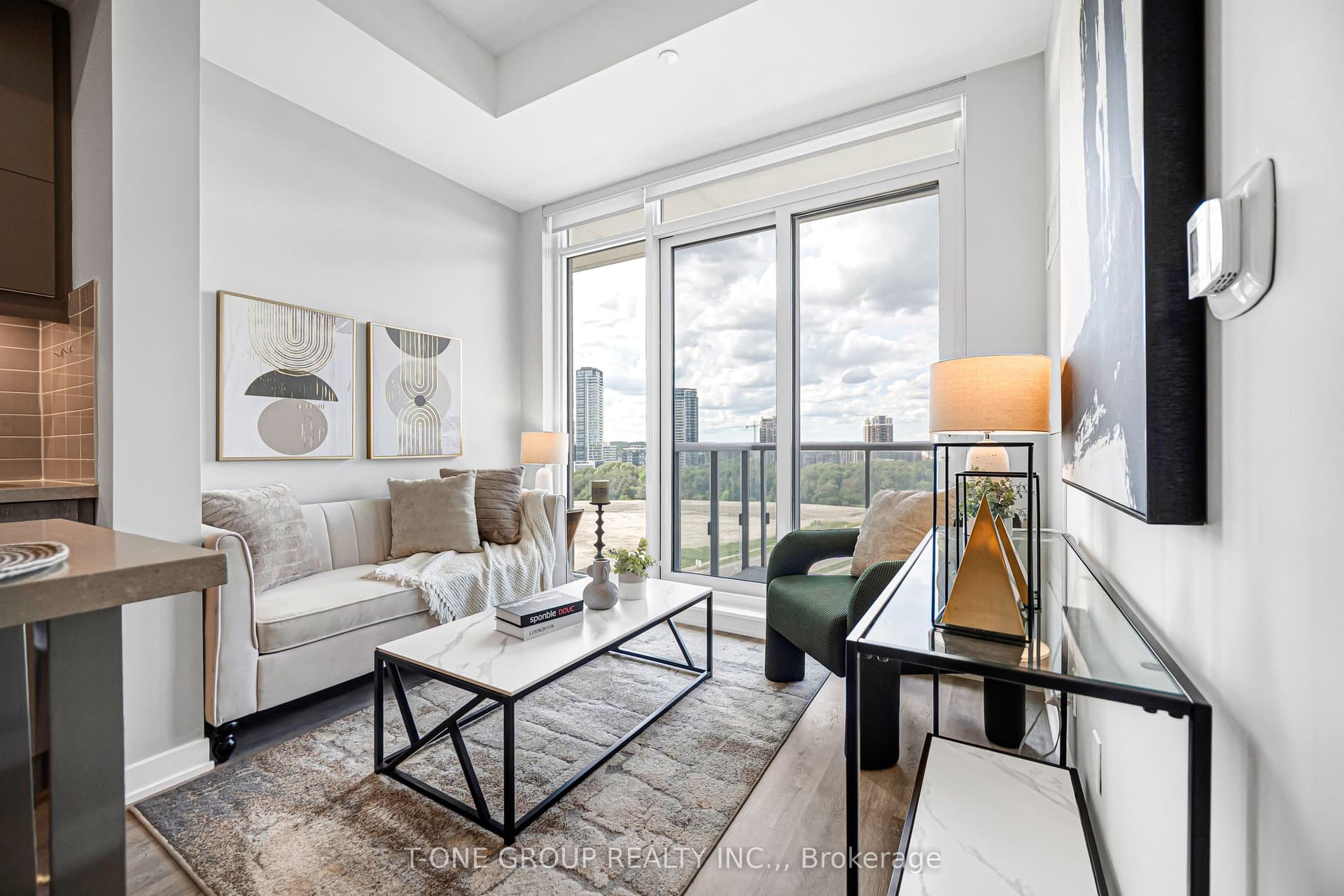 Suite 1007 · Floor 10, Unit 1007 · 292 Verdale Xing