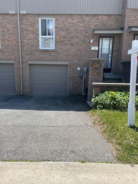Condo Townhouse at 201 Alexmuir Boulevard 82, Toronto, ON M1V 1S5, Toronto E07