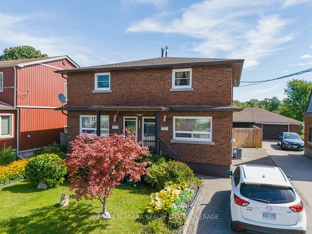 Duplex at 137 Wellington Street, Port Colborne, ON L3K 2K1