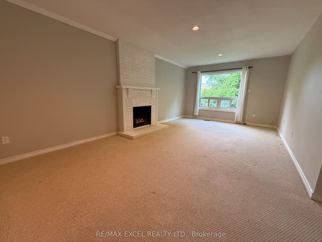 Detached at 197 Lancaster Avenue Lower, Newmarket, ON L3Y 5X1