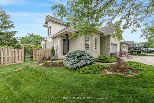 Detached at 4014 Jarvis Crescent, Burlington, ON L7M 4K1