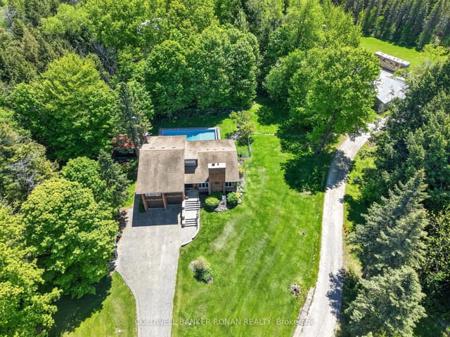 Detached at 5565 5th Line, New Tecumseth, ON L0G 1W0