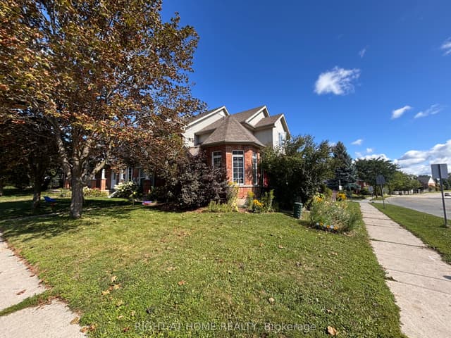 Att/Row/Townhouse at 1 Montgomery Boulevard, Orangeville, ON L9W 5H6