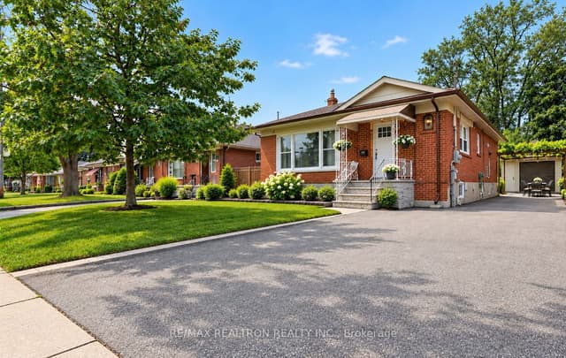 Detached at 82 Ranstone Gardens, Toronto, ON M1K 2T8, Toronto E04