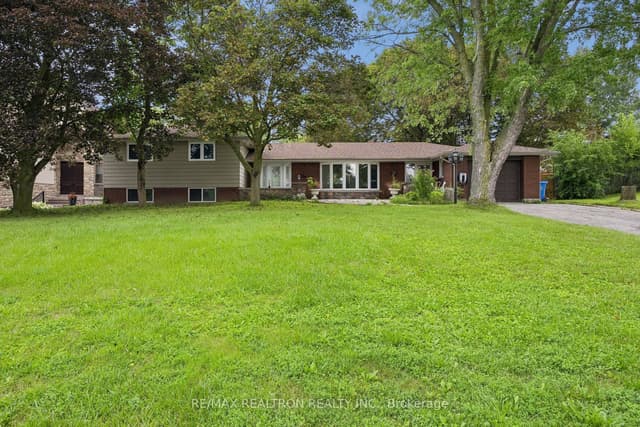 Detached at 41 Hamilton Drive, Newmarket, ON L3Y 3E7