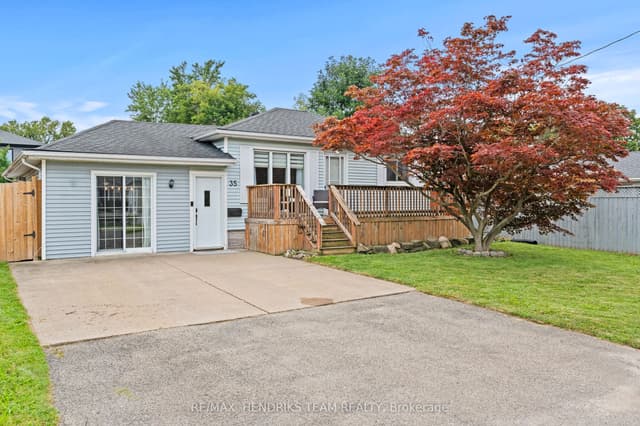 Detached at 35 Kinsey Street, St. Catharines, ON L2S 1C9