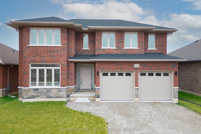 Detached at 240 LEITCH Street, Dutton/Dunwich, ON N0L 1J0