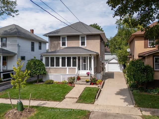 Detached at 241 Alexandra Street, Port Colborne, ON L3K 2Y9