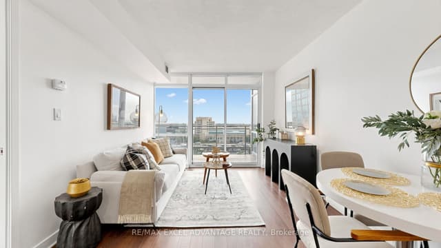 Condo Apartment at 15 Fort York Boulevard 1111, Toronto, ON M5V 3Y4, Toronto C01