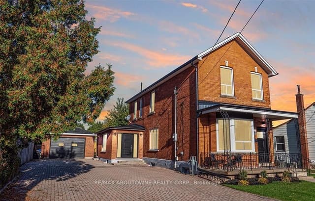 Multiplex at 43 Crooks Street, Hamilton, ON L8R 2Z7