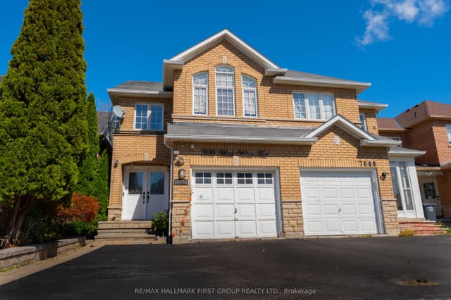 Semi-Detached at 7686 Black Walnut Trail, Mississauga, ON L5N 8A6