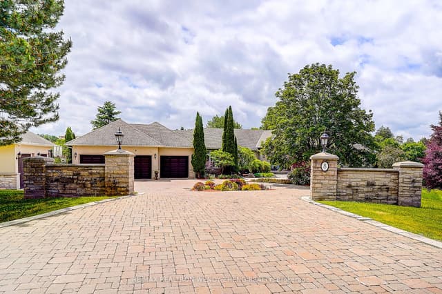 Detached at 8 Alm Court, Aurora, ON L4G 6W7