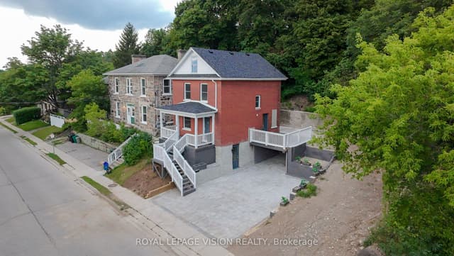 Detached at 15 Shade Street, Cambridge, ON N1R 4J6